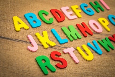 alfabet mainan edukasi